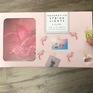 Flamingo lighting with clips for pictures